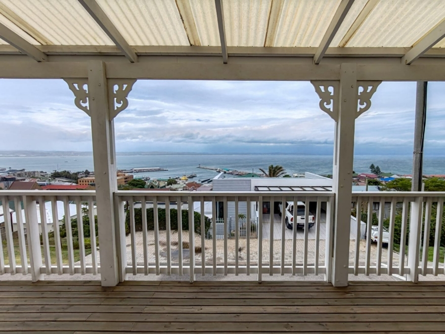 6 Bedroom Property for Sale in Mossel Bay Central Western Cape